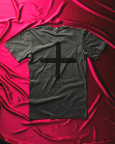 Mona Crosses T-shirt