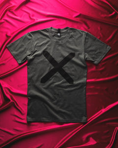 Mona Crosses T-shirt